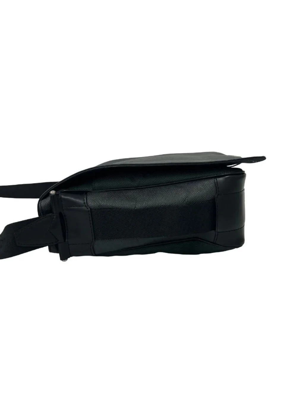 Louis Vuitton Victor Taiga Line Leather Shoulder Bag Black